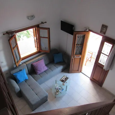 펜션 Pitini Nikos House *