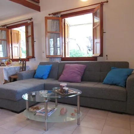 펜션 Pitini Nikos House *