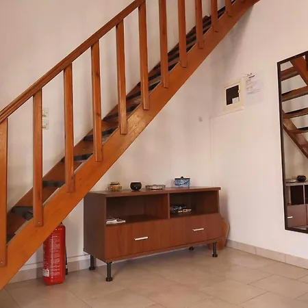 Pitini Nikos House Case de vacanță
