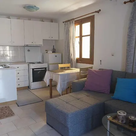 Pitini Nikos House *