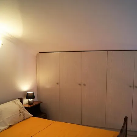Pitini Nikos House Case de vacanță