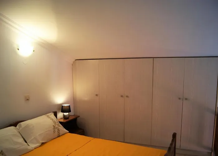 Pitini Nikos House Casa de Férias